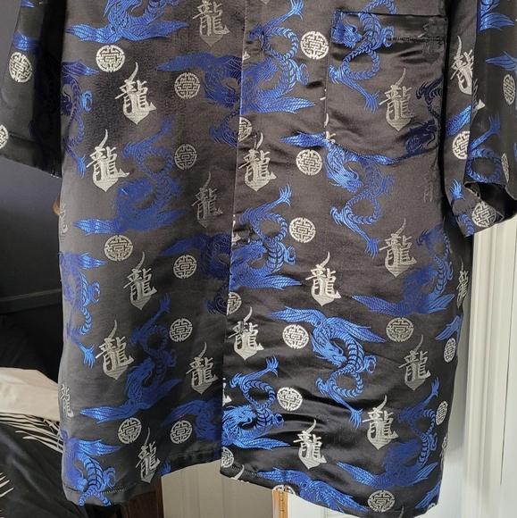 Dragon Print Buttonup Tee - Picture 4 of 6